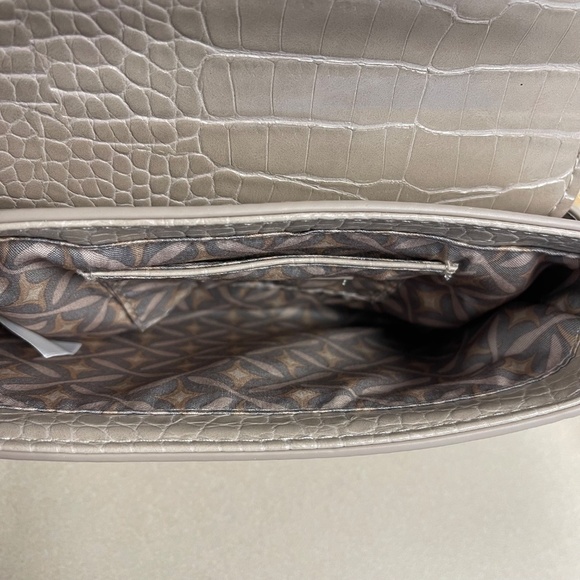 CXL By Christian Lacroix Cote Crossbody Bag w/ Wood-Look Top Handles -Cream- NWT - Picture 5 of 6